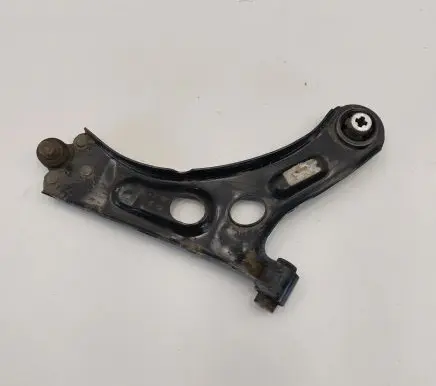 Peugeot 208 Front lower control arm/wishbone