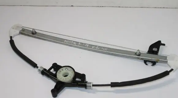 Mazda 3 III Rear window lifting mechanism without motor