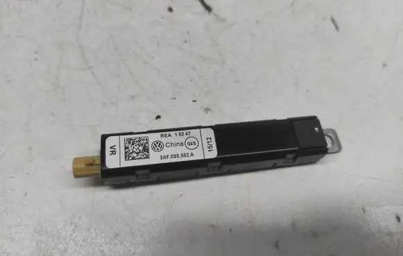 Volkswagen PASSAT B7 Aerial antenna amplifier 3AF035552A REA15247