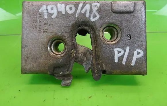Volkswagen PASSAT B2 Front door lock