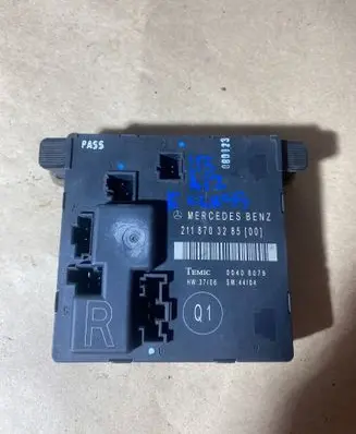 Mercedes-Benz E W211 Door control unit/module 2118703285 00406079