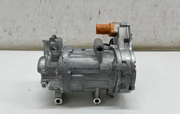 Mercedes-Benz EQE v295 Air conditioning (A/C) compressor (pump) A0008305404