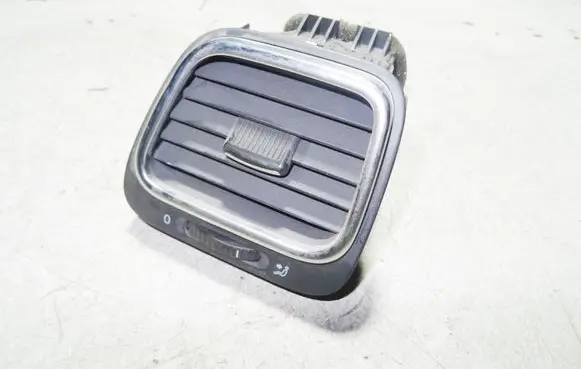 Volkswagen Scirocco Dashboard side air vent grill/cover trim 1Q0819703J 1Q0819709B