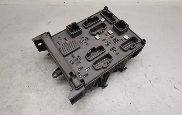 Renault Laguna II Fuse module 8200148810 8200004201