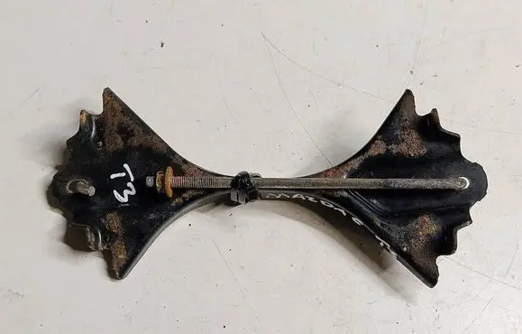 Mazda 6 Battery bracket 1FAW584