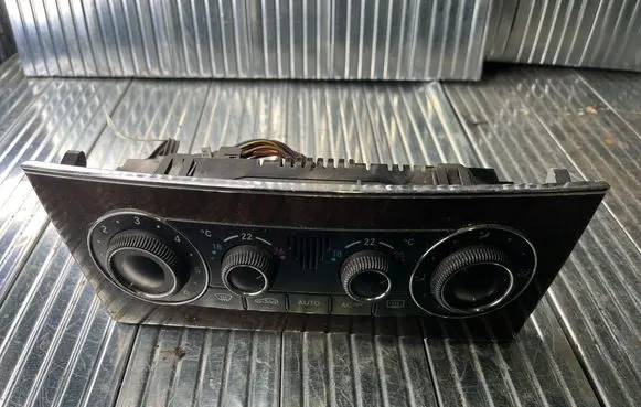 Mercedes-Benz C W203 Climate control unit A2038301785 9140010525