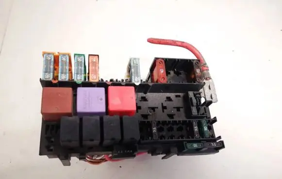 Renault Scenic I Fuse box set 7703297988