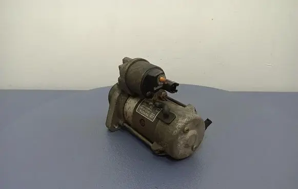 Toyota Avensis Verso Starter motor 281000G040