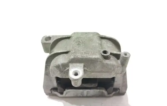 Engine mount bracket