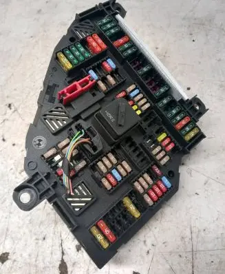BMW 5 F10 F11 Fuse module 9264923 020912 03199395