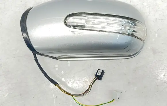 Mercedes-Benz C W203 Front door electric wing mirror 413133419