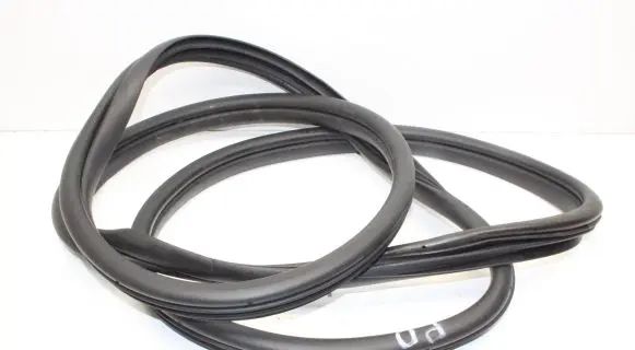 Hyundai Ioniq 5 Rubber seal front door (on door) 
