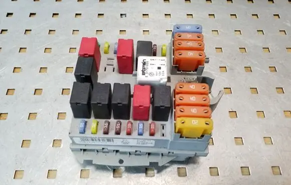 Fiat Croma Fuse module 51738102