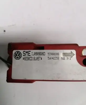 Volkswagen Golf IV Airbag deployment crash/impact sensor IJ0909606D