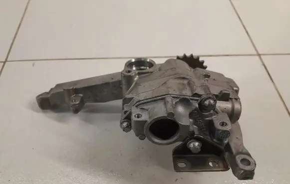 Chrysler 300 - 300C Oil pump A6421810901 A6421810647