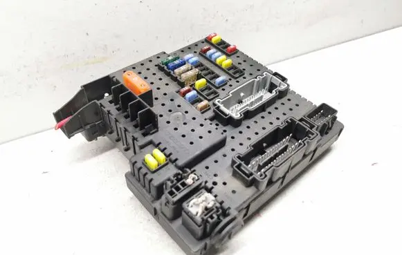 Volvo XC90 Fuse module 30786646 28080156