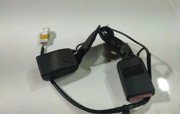 Citroen C4 I Middle seatbelt buckle (rear) CC628A
