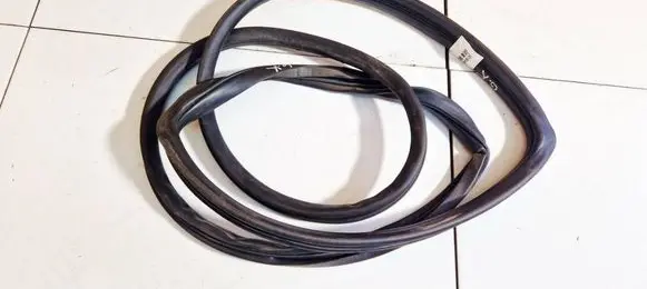 Honda FR-V Rubber seal rear door 