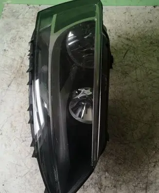 Volkswagen Jetta VI Headlight/headlamp
