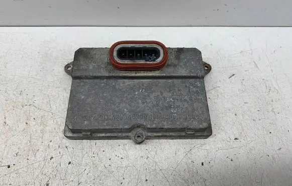 BMW 5 E60 E61 Headlight ballast module Xenon 5DV00829000 03730100246103