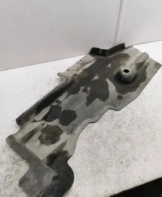 Volvo V40 Rear underbody cover/under tray 31323023