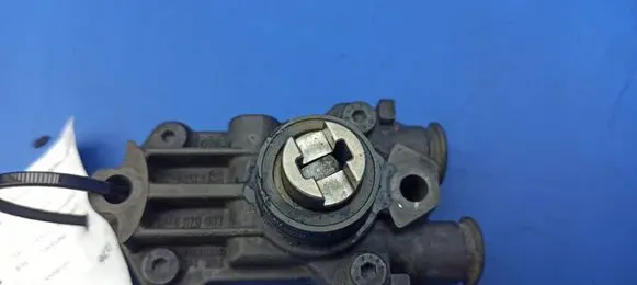 Mercedes-Benz S W220 Fuel injection high pressure pump A6110900250 0440020003