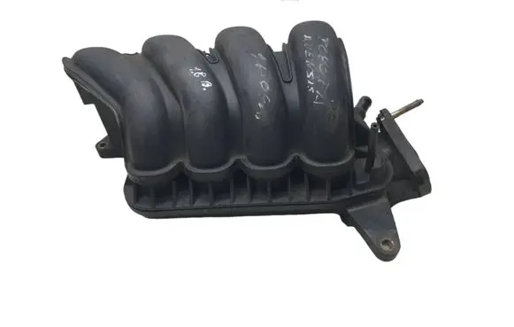 Toyota Avensis T220 Intake manifold 
