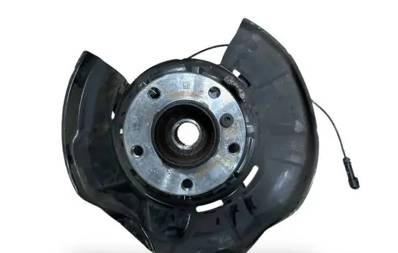 Rear wheel hub spindle/knuckle