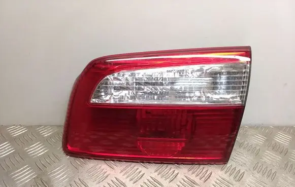 Mazda 626 Tailgate rear/tail lights P0662