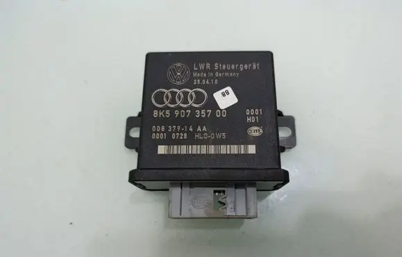 Audi A4 S4 B8 8K Light module LCM 8K590735700