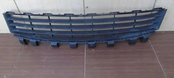 Renault Megane II Front bumper lower grill 8200412379