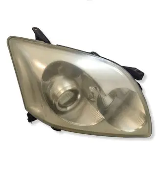 Toyota Avensis T250 Headlight/headlamp 