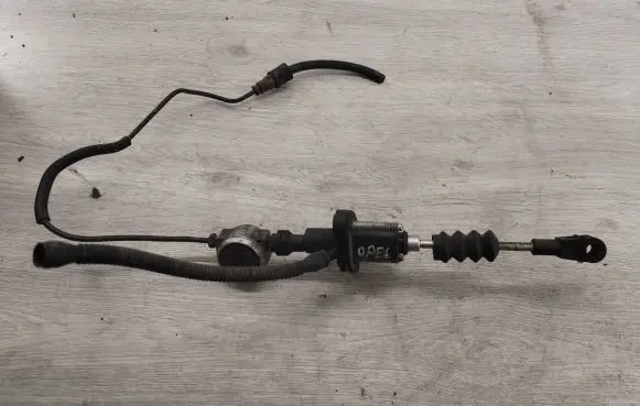 Clutch slave cylinder