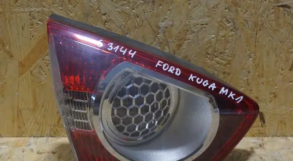 Ford Kuga I Rear/tail lights 8V4113A603AD
