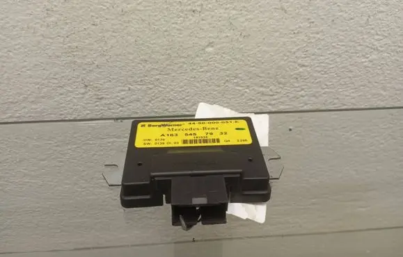 Mercedes-Benz ML W163 Transfer box differential control unit A1635457932 4450000051E 191034