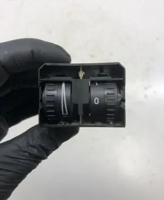 Volkswagen Touran II Headlight level height control switch 1T0941333C