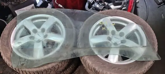 Volvo C70 Front door window/glass (coupe) 43R00023
