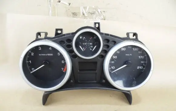 Speedometer (instrument cluster)