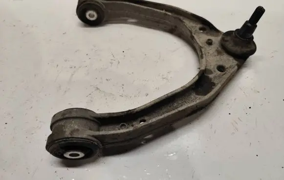 Volkswagen Touareg I Front lower control arm/wishbone 7L0407047A
