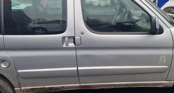 Peugeot Partner Front door
