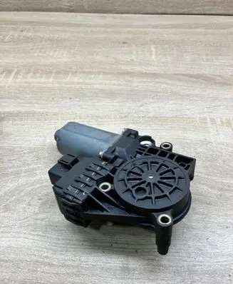Audi A6 S6 C5 4B Front door window regulator motor 0130821775 LEFTSIDE