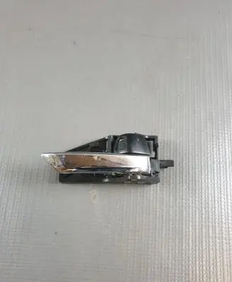 Suzuki Vitara (LY) Rear door interior handle trim 