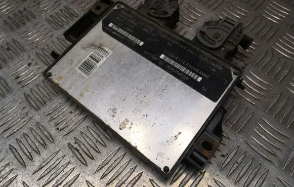 Peugeot Partner Engine control unit/module 9641390180 R04080025D