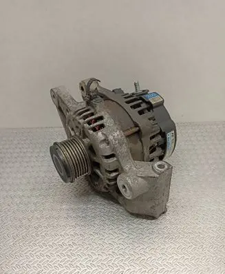 KIA Sportage Generator/alternator 373002U200 135V150A 61005074