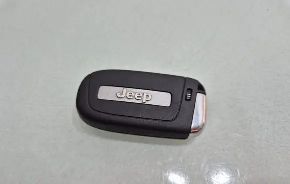 Jeep Renegade Ignition key/card 735636992