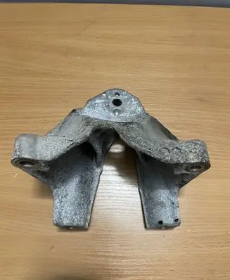 Land Rover Defender Engine mounting bracket KKU500830