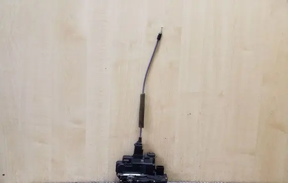 Opel Antara Rear door lock