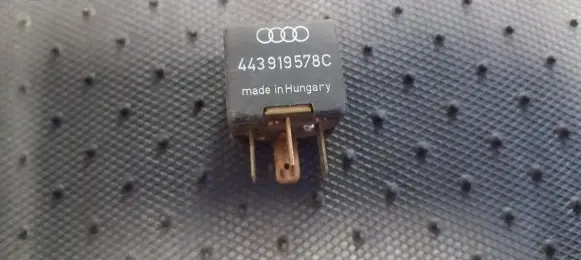 Audi A4 S4 B5 8D Other relay 443919578C 899519