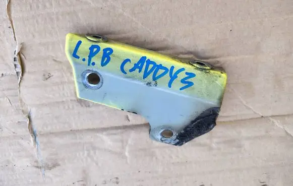 Volkswagen Caddy Fender mounting bracket