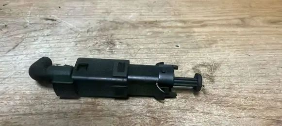 Volvo S70 V70 V70 XC Brake pedal sensor switch 9146505